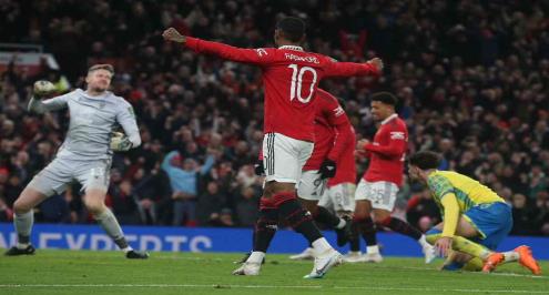 مانشستر يونايتد يجدد فوزه على نوتنجهام ويتأهل لنهائي كأس الرابطة